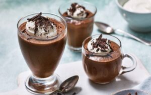 ۵ بلایی که خوردن دسر و شیرینی بعد از شام به سر ما می آورند