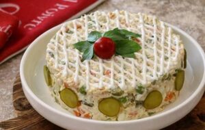 رمز و راز خوشمزگی بی نهایت سالاد اولویه