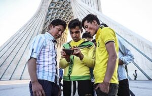 اتباع خارجی چگونه با سپرده ۱۰۰ میلیون نقد یا اقساطی از سکونت، پاسپورت ، بیمه سلامت ، خدمات بانکی، تحصیل در مدارس، دانشگاه‌ها و مراکز فنی و حرفه‌ای بهره مند می شوند؟!