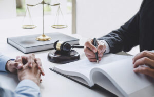 احضار ۳ کاندیدای انتخابات مجلس مرودشت، ارسنجان و پاسارگاد به دادستانی ؛ برایشان پرونده ساخته شد