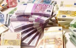 باور کنید طَرف تو خونه اش خوابیده ،حسابش پُر از پول میشد