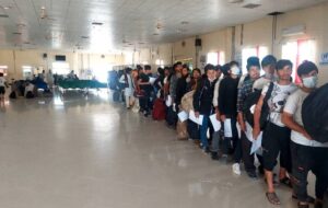 ویدئوی صف افغانی ها برای خرید اقامت ایران با ۱۰۰ میلیون و اقساطی / خدا کنه دروغ باشه !