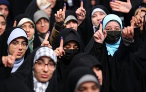 حضرت آیت‌الله خامنه‌ای: رأی ندادن هیچ فایده ونتیجه‌ای ندارد/انتخابات مظهر به رخ کشیدن قدرت ملی کشور است