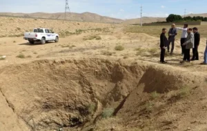 پرکردن فرونشست‌های اطراف مرودشت با کامیون تا مردم و گردشگران متوجه نشوند/افزایش ۱۱ هزار هکتاری برنجکاری در سیوند