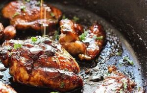 برای ناهار مرغ عسلی درست کنید مزه اش واقعا نظیر نداره+طرز تهیه