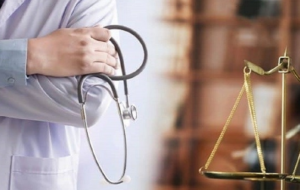 جریمه یک پزشک متخصص در اهواز که از مردم پول اضافی می گرفت