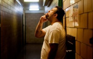 نحوه شکایت از فرد سیگاری در آپارتمان که کشیدن سیگار در آن ممنوع است