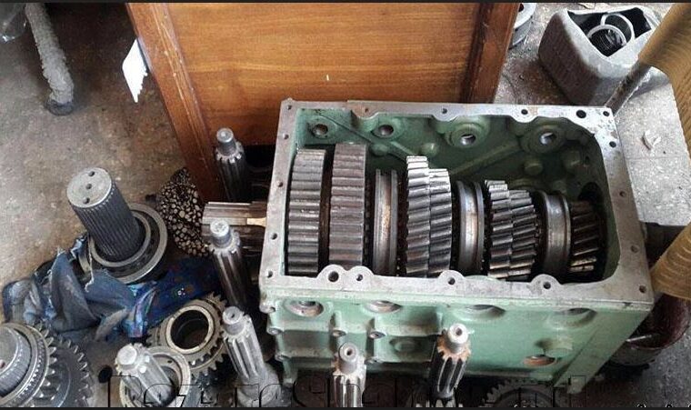 کشف انبار پر از گیربکس و موتور کامل ماشین های خارجی در یکی از دهات شیراز