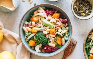 چه مواد غذایی برای زخم معده مفید هستند؟