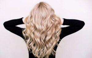 ۱۵ راه حل موثر و کاربردی برای ثابت نگه داشتن رنگ مو