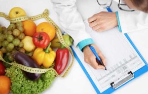 ۸ عادت غذایی نادرست و خطرناکی که باعث افزایش فند خون می شوند