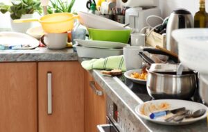 ۱۰ تا از کثیف ترین وسایل آشپزخانه که حتما باید آنها را تمیز کنید