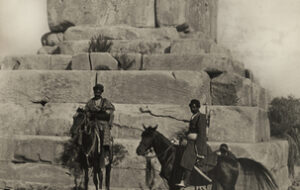 عکس آرامگاه کوروش کبیر پوشیده از برف+ناگفته های تاریخی