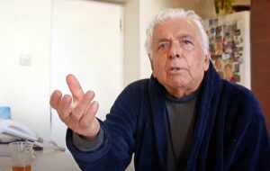 این شیرازی اورجینال زودتر از همه بو برد شاه سقوط می کند