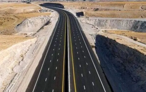 نرخ عوارض عبور اتوبان اصفهان-شیراز بدون «شوتی ها و دیگر معایب» چند؟