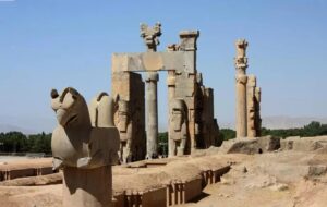 عکس های باورنکردنی هوش مصنوعی از تخت جمشید نماد شکوه ایران باستان  (+تاریخچه)