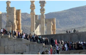 گرانی ۶ برابری نرخ بلیط اماکن تاریخی و گردشگری استان فارس که باید تعزیرات ورود کند