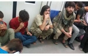 عکس خبرساز تعداد زیاد جوانان افغانی در مترو تهران