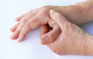 دلایل سفتی دست هنگام صبح ، نحوه تشخیص و درمان آن