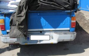 نیسان آبی که نرسیده به شیراز توقیف شد ، پُرش عدس بود