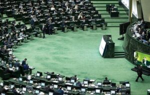 حمله روزنامه جوان به توهم بافی،دعوای قدرت،حاشیه‌های بی‌فایده و تیکه‌پرانی در مجلس انقلابی