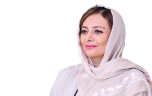 لحظه حضور یکتا ناصر و همسر سابقش در دادسرای جنایی برای حل اختلاف/ پست عجیب قاضی شهریاری خطاب به بازیگر زن