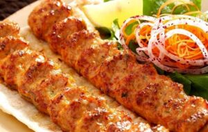 طرز تهیه کوبیده مرغ رستورانی + علت خشک و سفت شدن آن