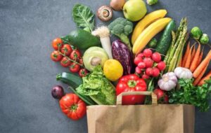 ۵ تکنیک بسیار کاربردی برای حفظ تازگی و طراوت سبزیجات خرد شده