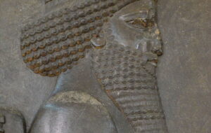 ببینید | درون آرامگاه خشایارشا هخامنشی نوه کورش بزرگ که غارتش کردند