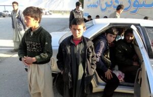 افغانی ها در ایران چگونه می‌توانند گواهینامه رانندگی بگیرند؟