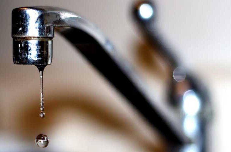 اُفت فشار آب در کازرون به علت تعمیرات تا ۲۷ فروردین