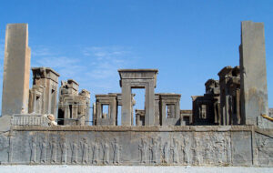 آماده باش استان فارس برای پذیرایی از هزاران گردشگر در تعطیلات عید فطر