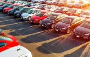 محکومیت یک شرکت خودروساز بدلیل گرانفروشی با شکایت ۱۶ مشتری