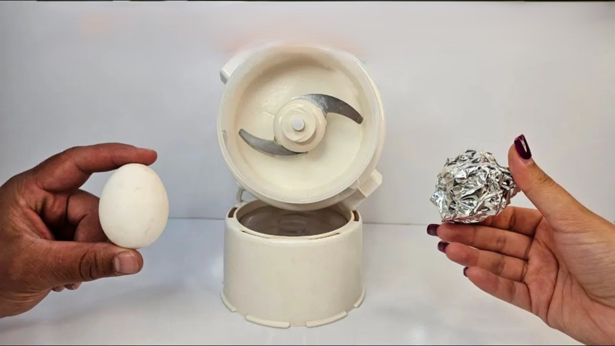در این ویدئو یک جوان خلاق در حوزه فنی یک روش تکنیک راحت و سرعتی برای تیز کردن و تعمیر تیغه چرخ گوشت و میکسر را آموزش می دهد