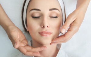 این ۴  کار پیش از خواب باعث زیبایی بیشتر می‌شود