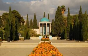 همایش سعدی را آبرومندانه برپا کنید : کاروانی شکر از مصر به شیراز آید