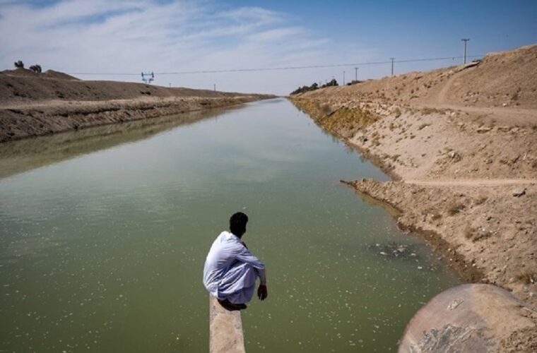 امارت در سیلاب هم آب را روی سیستان بست؟ /حداقل آب شرب این استان را تصفیه کنید