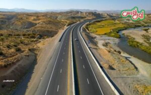 تردد مفت و مجانی از آزادراه اصفهان شیراز که خسارت های سنگینی برای خودروها دارد