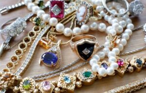 سرقت طلا و جواهرات ۱۰ میلیاردی صاحبخانه توسط نظافتچی