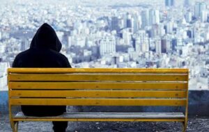 مجرد ماندن ۱۷ میلیون زن و مرد دهه شصتی، چرا ؟