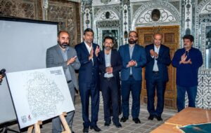 کف زدن مدیران میراث فرهنگی و گردشگری برای خودشان در شیراز +عکس