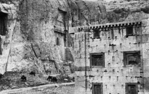 عکسی دیده نشده از نقش رستم در ۱۲۰ سال پیش