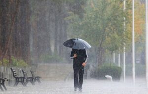 هواشناسی اعلام کرد: ورود دو موج بارش‌ پی‌درپی به کشور از روز جمعه