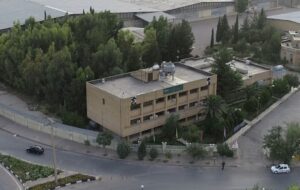 شیرازی ها باورشان نمی شود کارخانه‌ آلاینده پشم شیشه از وسط شیراز برود/ قصه دیگر خیلی تکراری است