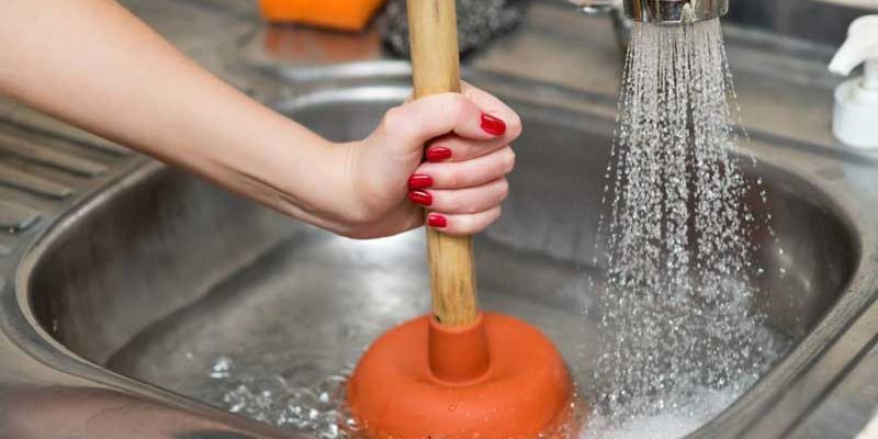 ببینید|چطور گرفتگی لوله فاضلاب سینک ظرفشویی را خیلی سریع برطرف کنیم؟ 1 گرفتگی سینک ظرفشویی