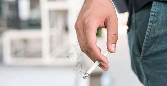 از بین بردن بوی سیگار از روی لباس و محیط