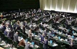 کنایه جنجالی مجری زن تلویزیون به یک نماینده مجلس برای هزینه اعلامی تبلیغات!