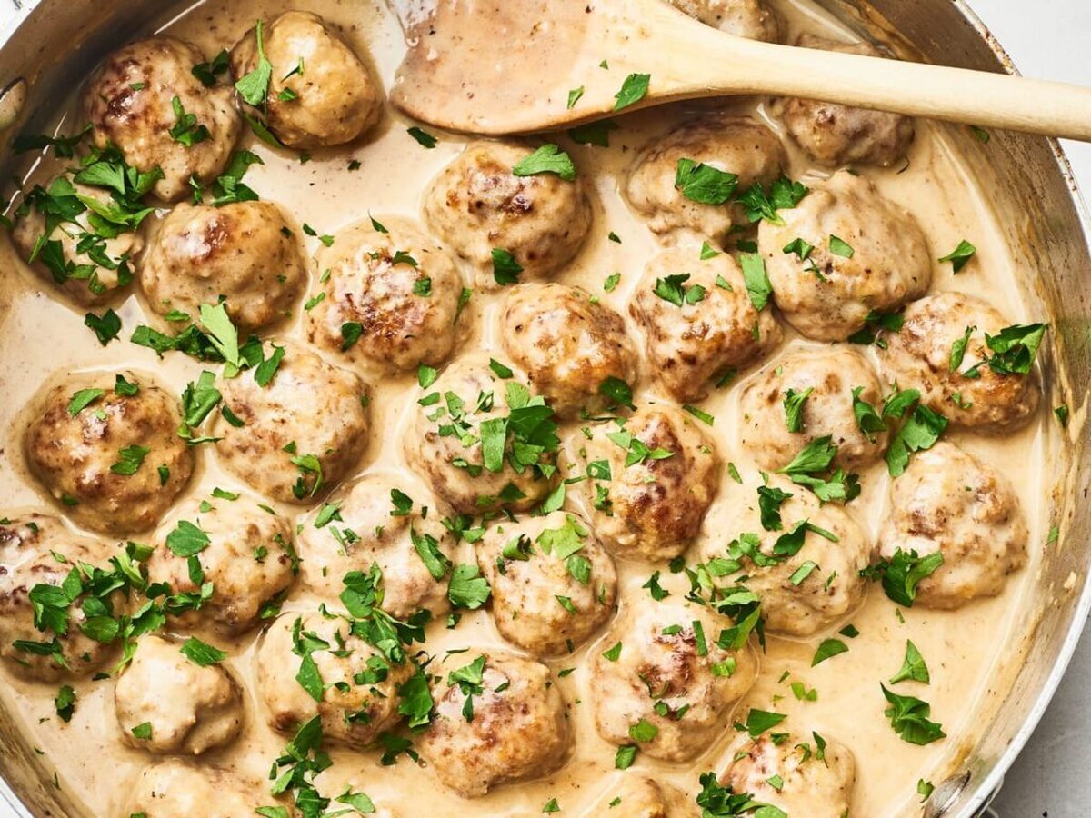 طرز تهیه کوفته با سس خامه