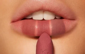 ۸ رنگ جذاب رژلب مناسب پوست های گندمی و سبزه