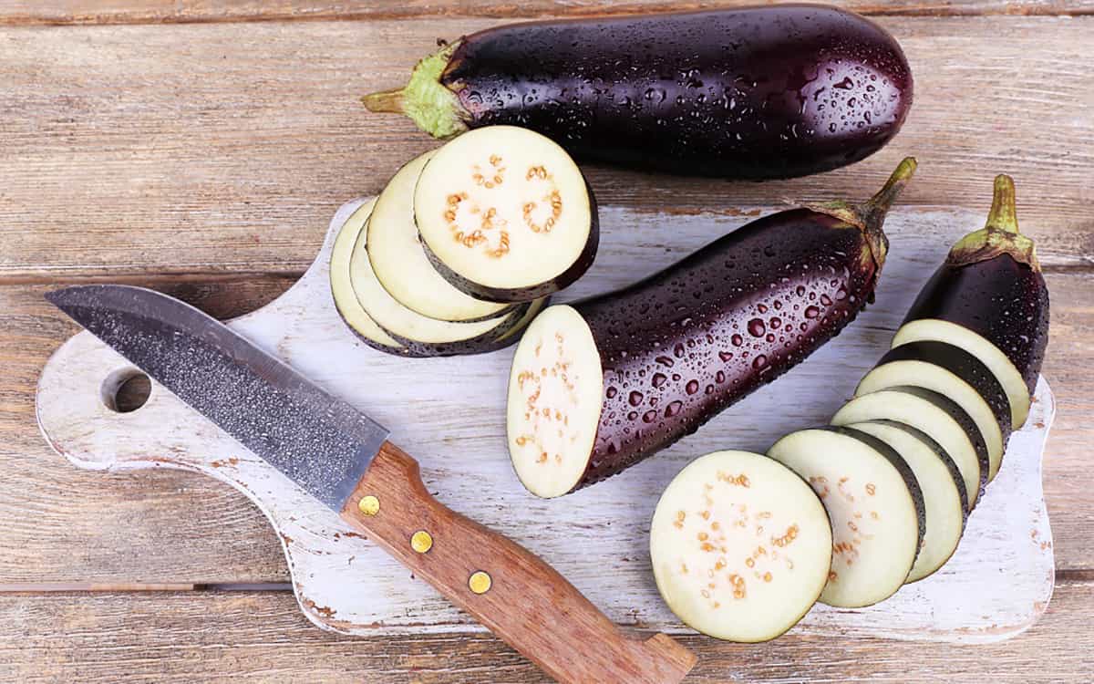 جلوگیری از سیاه شدن بادمجان قبل و بعد از سرخ کردن